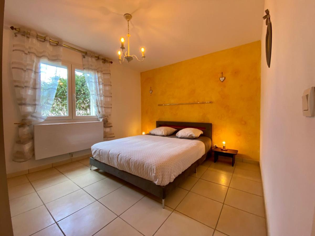 Gite Romarin Avec Spa Saint-Jean-de-Barrou Extérieur photo